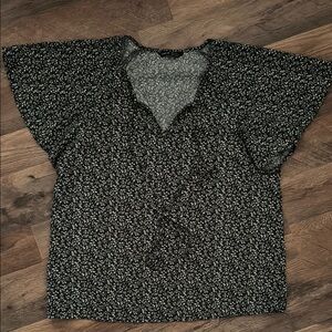 SHEIN Black and White Blouse with Kimono Sleeves